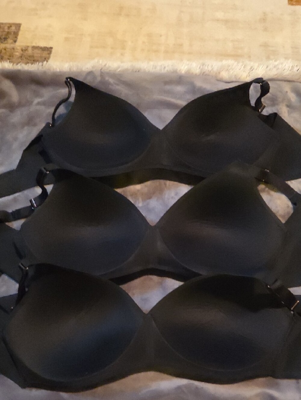 3 Soma Vanishing 360 Seamless Black Wireless T-Shirt Bra - Picture 2 of 6
